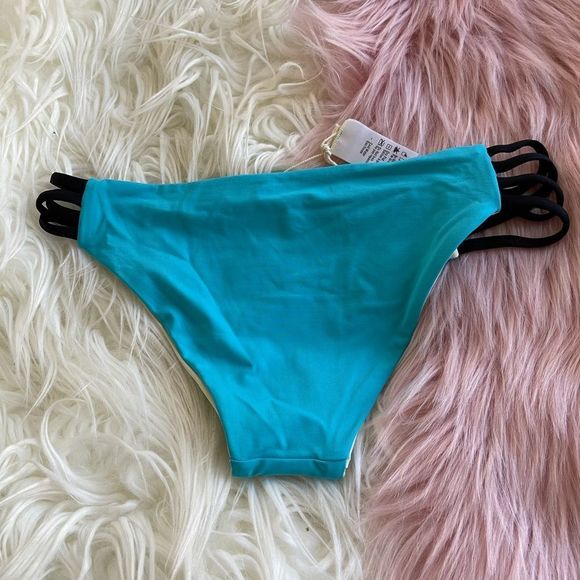 L* Soace | Strappy Bikini Bottom - Picture 4 of 4